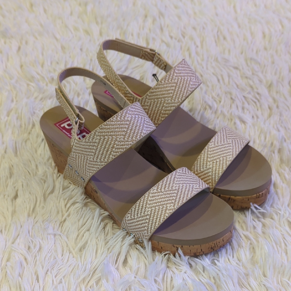 PoP Comfort Stylish Beige Wedge Sandals Size 11